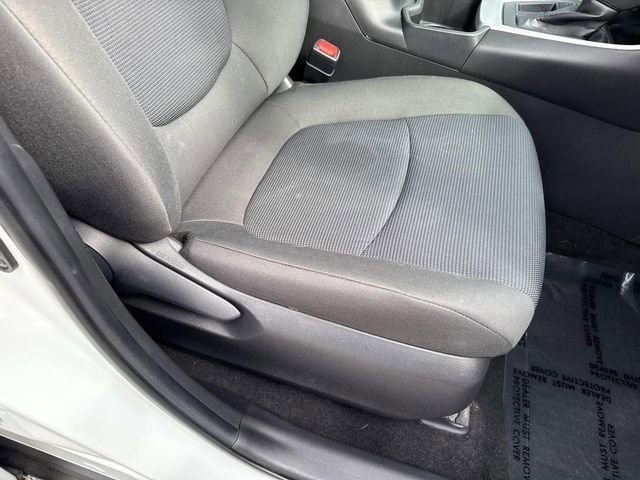 Used 2022 Toyota RAV4 LE image 10