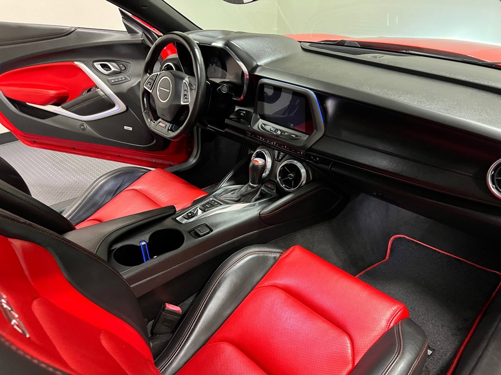 Used 2018 Chevrolet Camaro SS image 12