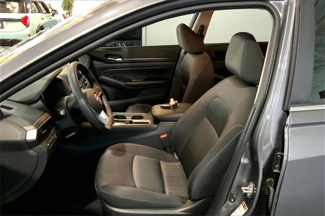 Used 2025 Nissan Altima 2.5 SV image 23