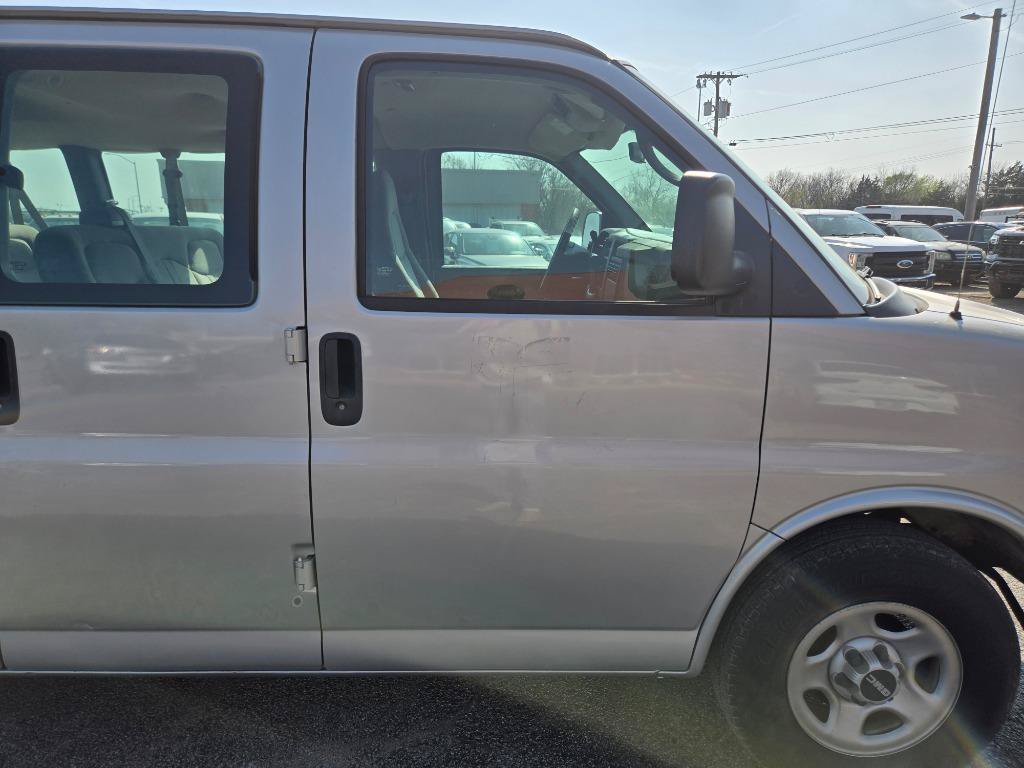 Used 2006 GMC Savana 1500 Passenger RWD image 11