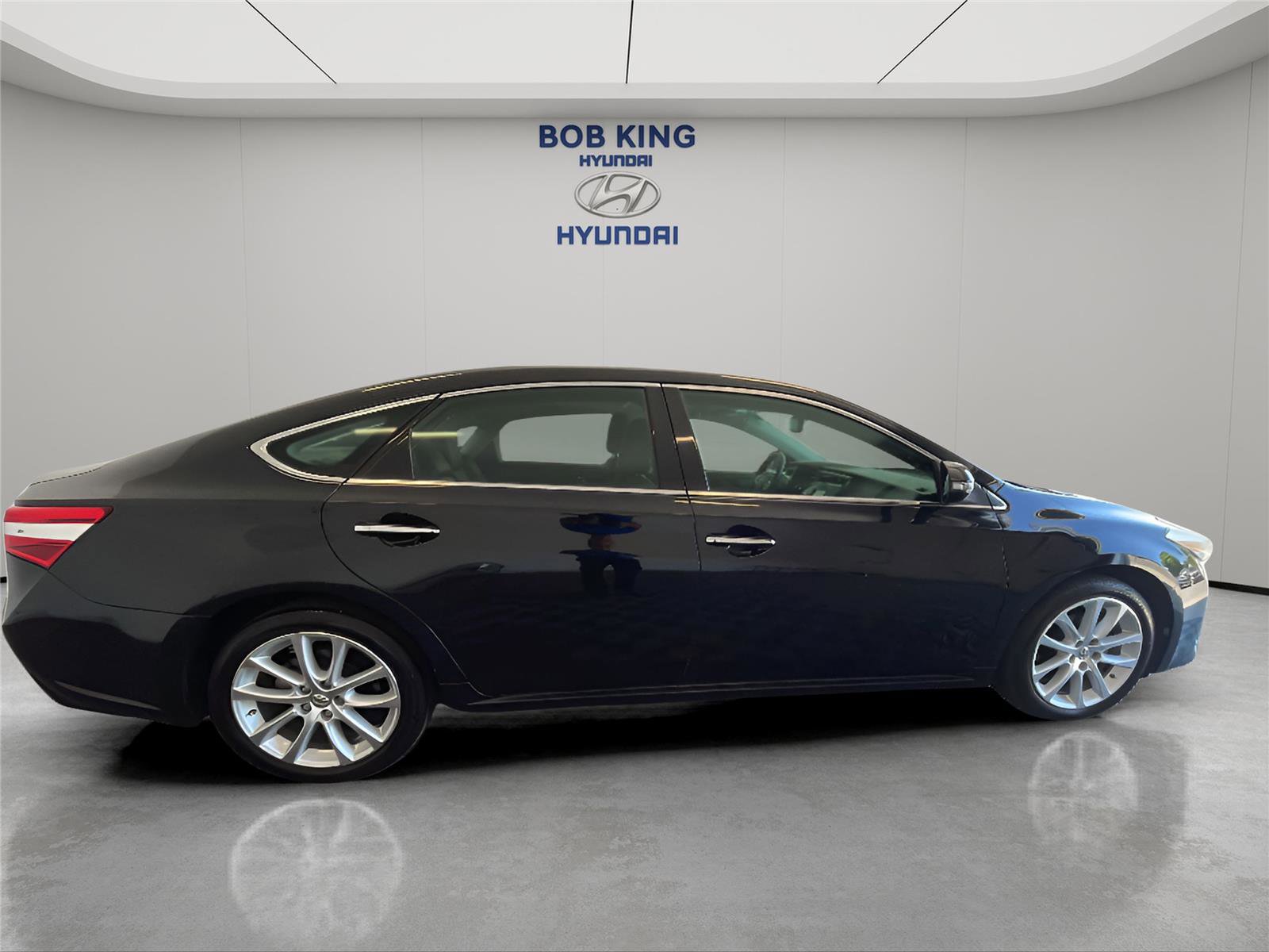 Used 2013 Toyota Avalon XLE Touring FWD image 6