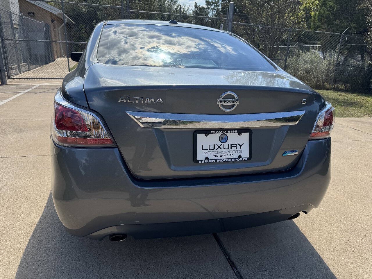 Used 2014 Nissan Altima 2.5 S w/ Display Audio Package FWD image 10