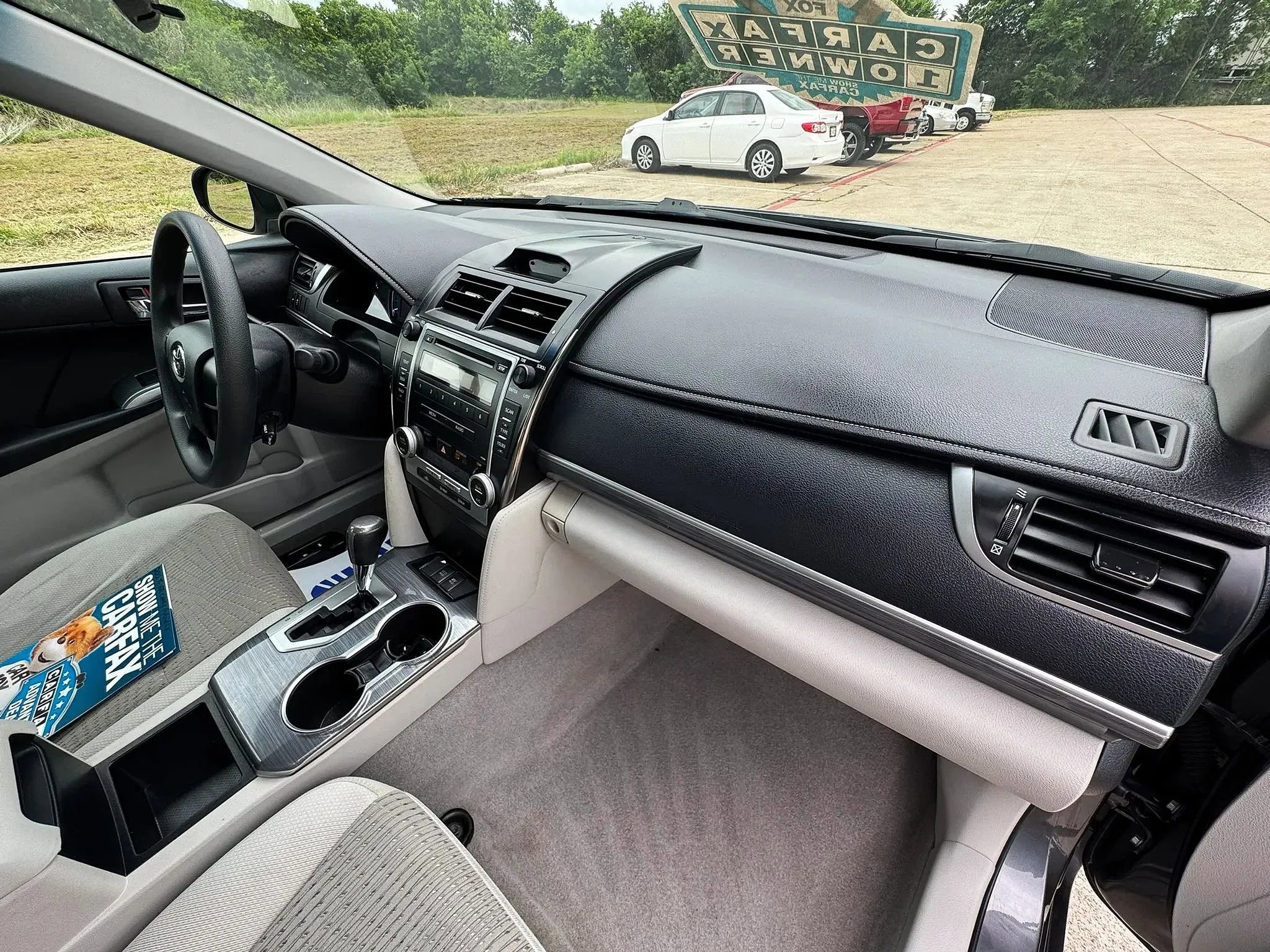 Used 2012 Toyota Camry LE FWD image 19