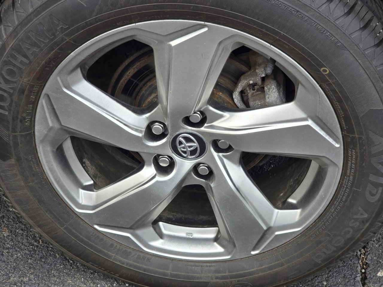 Used 2020 Toyota RAV4 Limited image 25