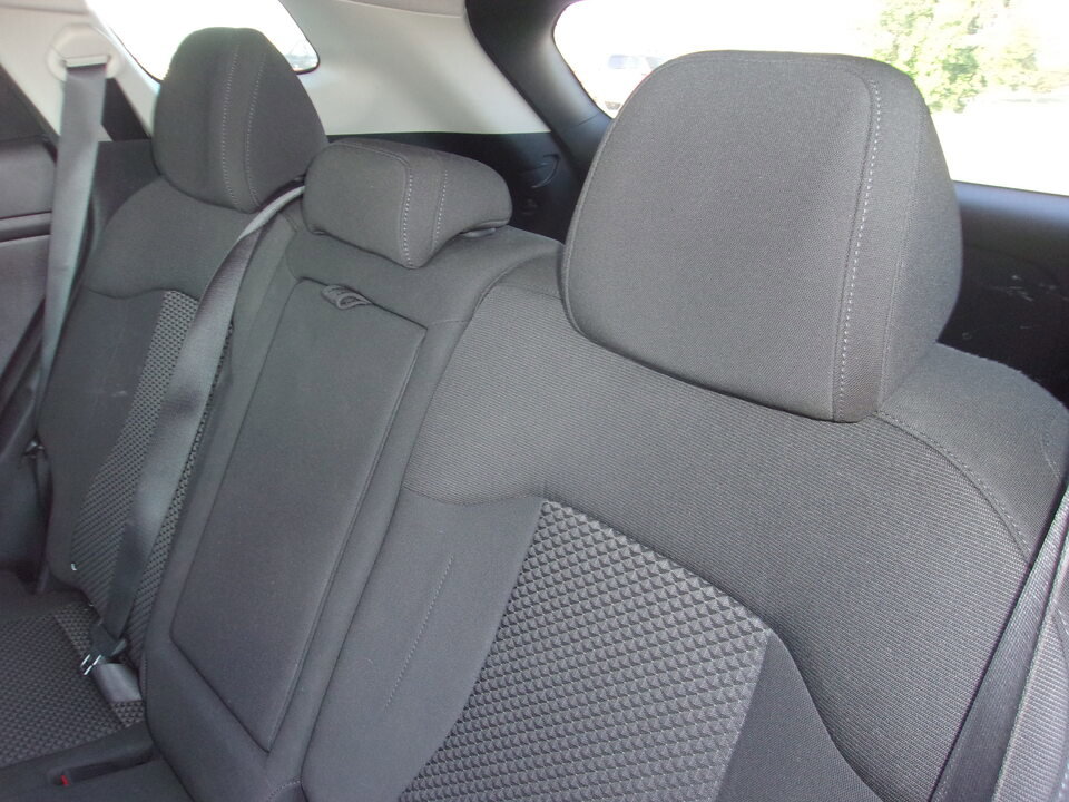 Used 2023 Kia Sportage LX image 17