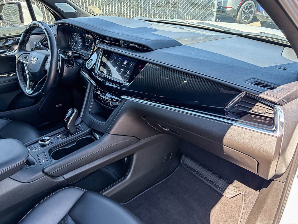 Used 2022 Cadillac XT6 Sport w/ Technology Package image 36