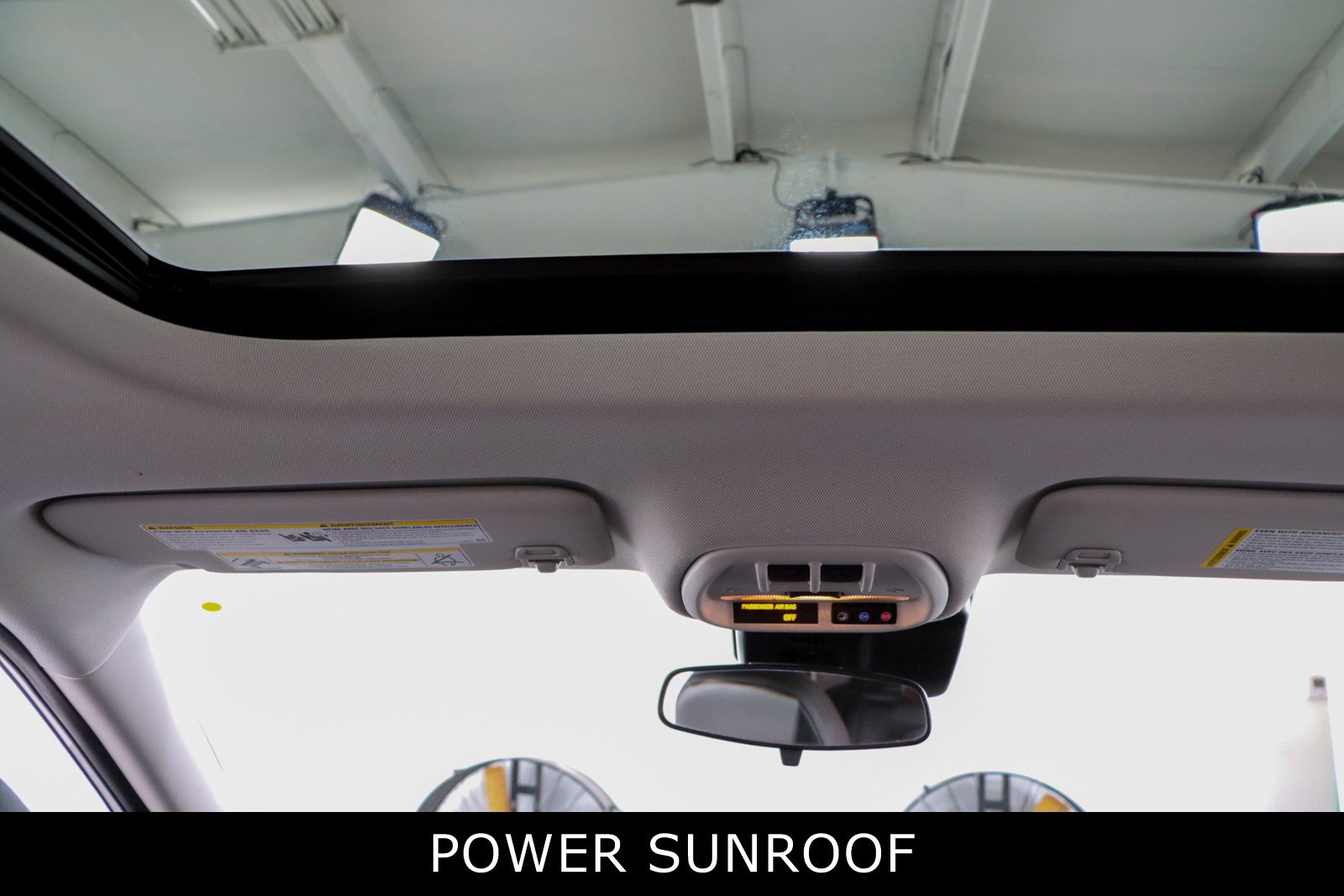Used 2024 Chevrolet Trax LT w/ Sunroof Package FWD image 20