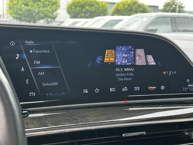 Used 2024 Cadillac Escalade Premium Luxury AWD/4WD image 22