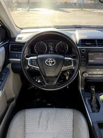 Used 2015 Toyota Camry SE image 12