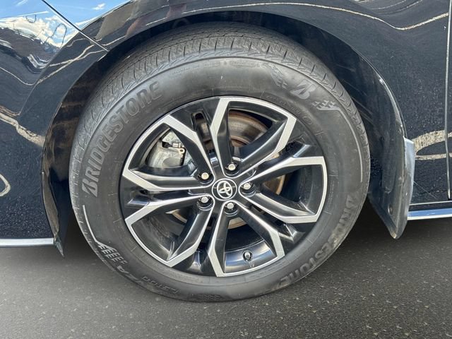 Used 2025 Toyota Sienna Platinum AWD/4WD image 9