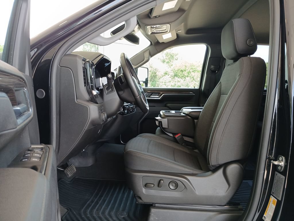 Used 2025 Chevrolet Silverado 3500 LT w/ Safety Package AWD/4WD image 20