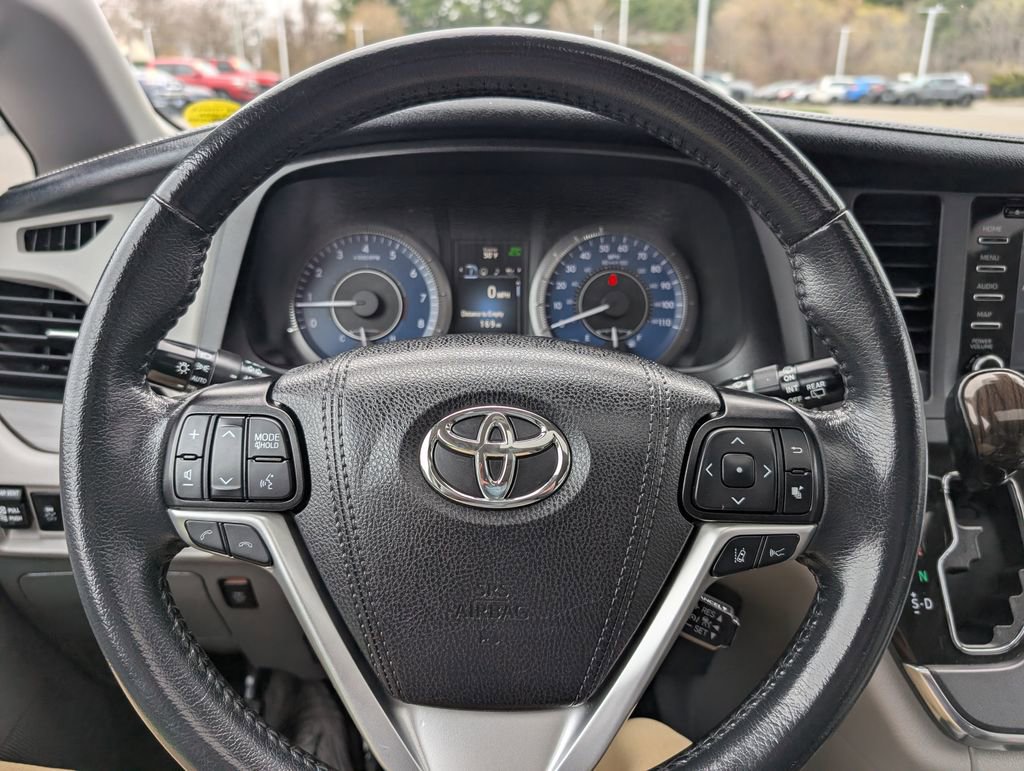 Used 2019 Toyota Sienna XLE w/ XLE Navigation Package AWD/4WD image 29