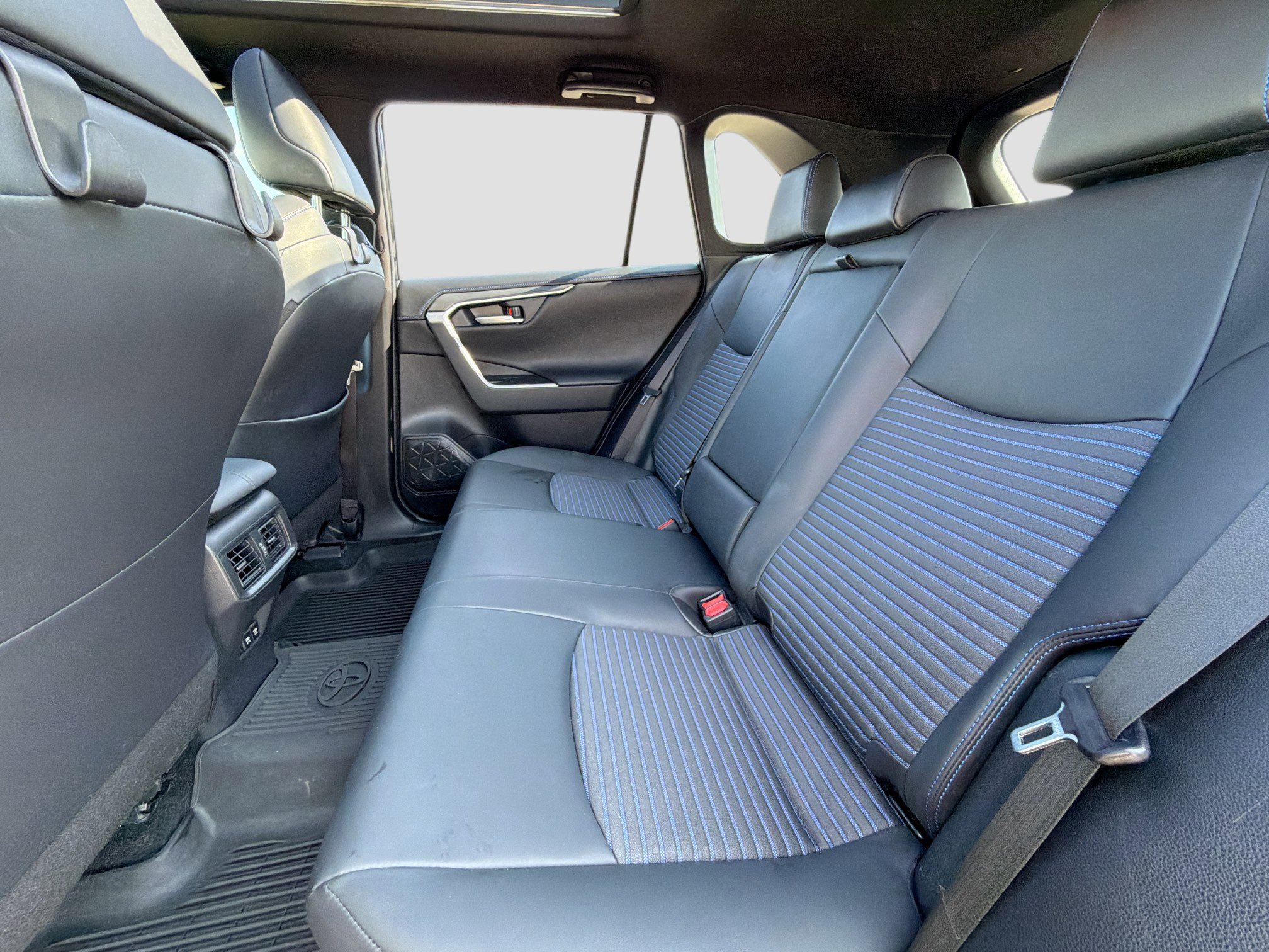 Used 2020 Toyota RAV4 XSE image 21