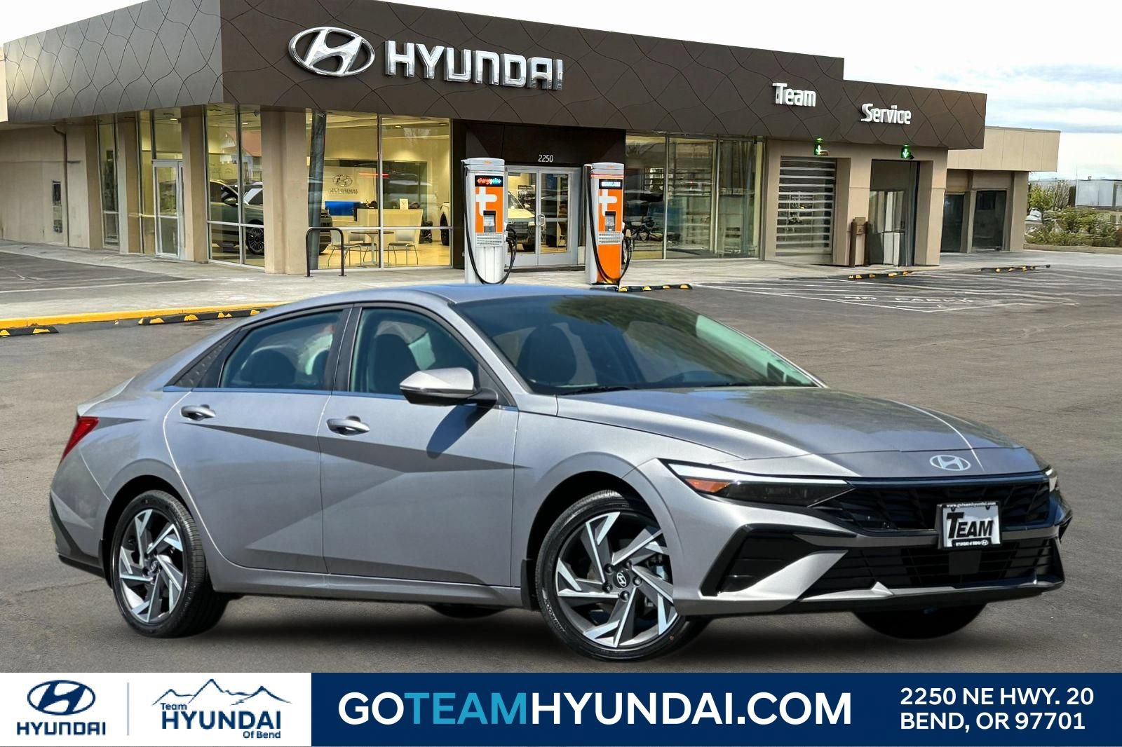Used 2025 Hyundai Elantra Limited FWD image 1