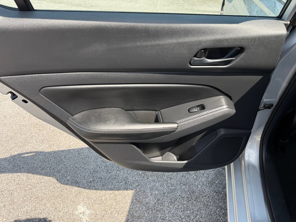 Used 2025 Nissan Altima 2.5 SV FWD image 24