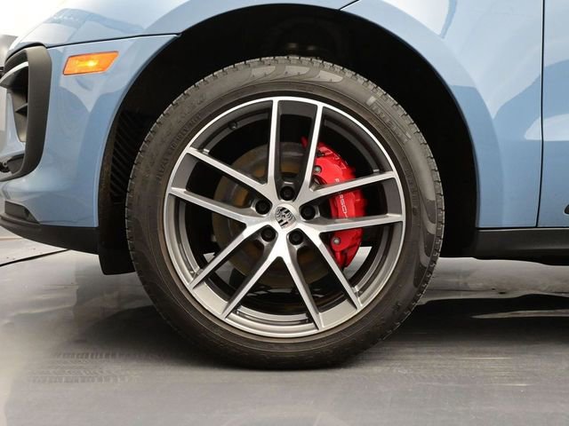 Certified 2022 Porsche Macan S AWD/4WD image 6