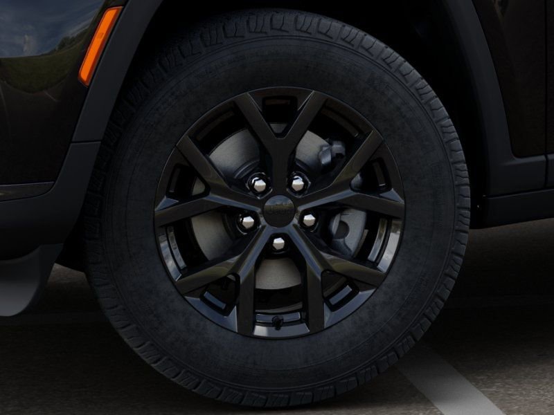 New 2025 Jeep Grand Cherokee L Altitude image 8