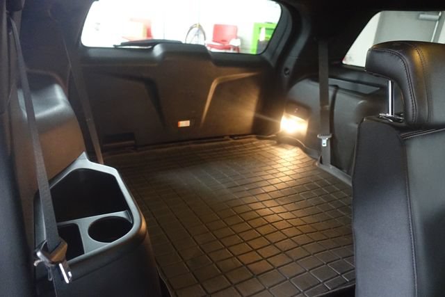 Used 2018 Ford Explorer XLT w/ Equipment Group 202A AWD/4WD image 26
