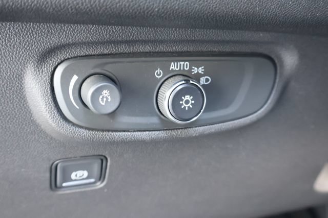Used 2020 GMC Terrain SLE w/ Driver Convenience Package FWD image 23
