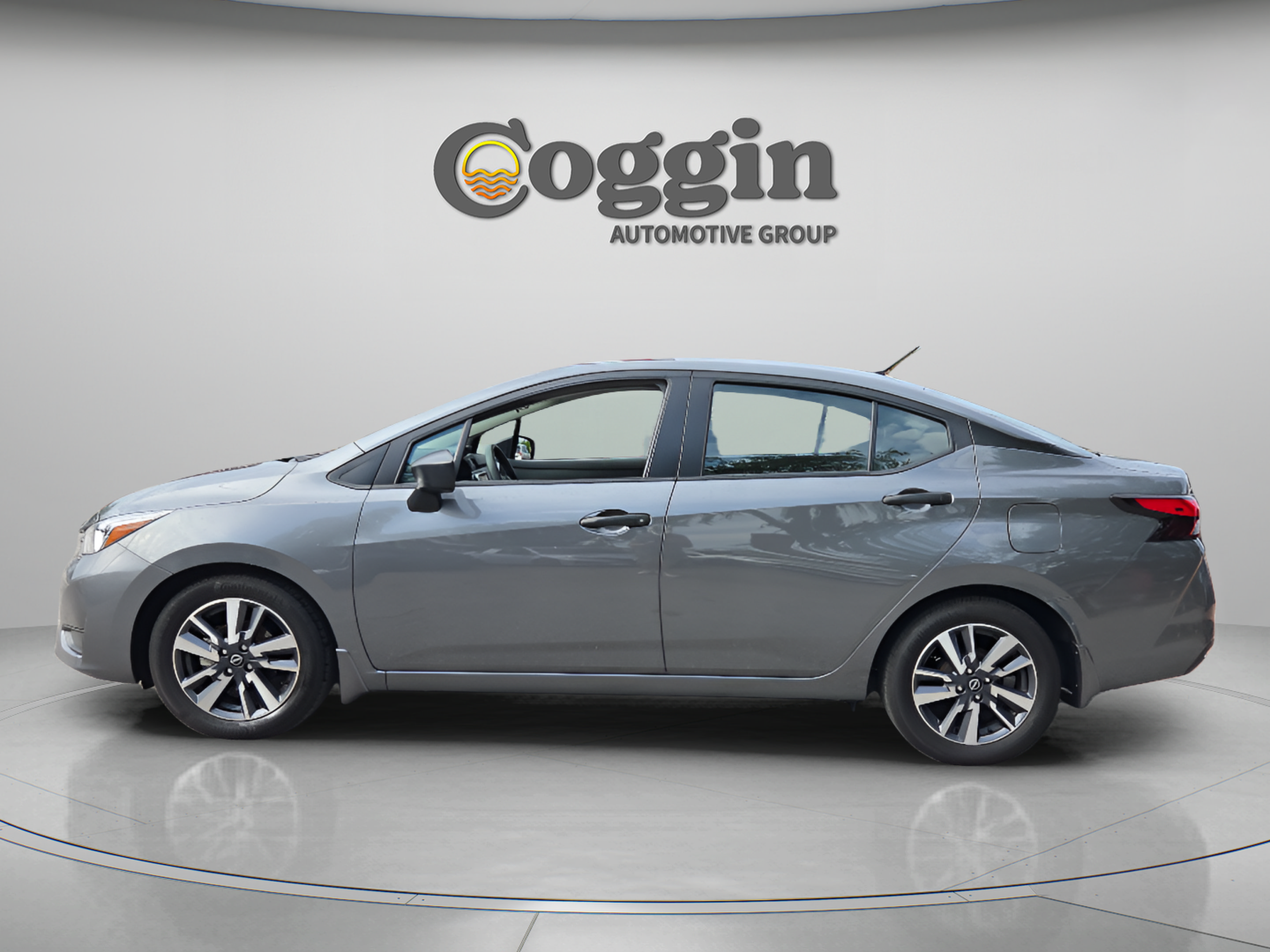Used 2024 Nissan Versa S w/ S Plus Package FWD image 2