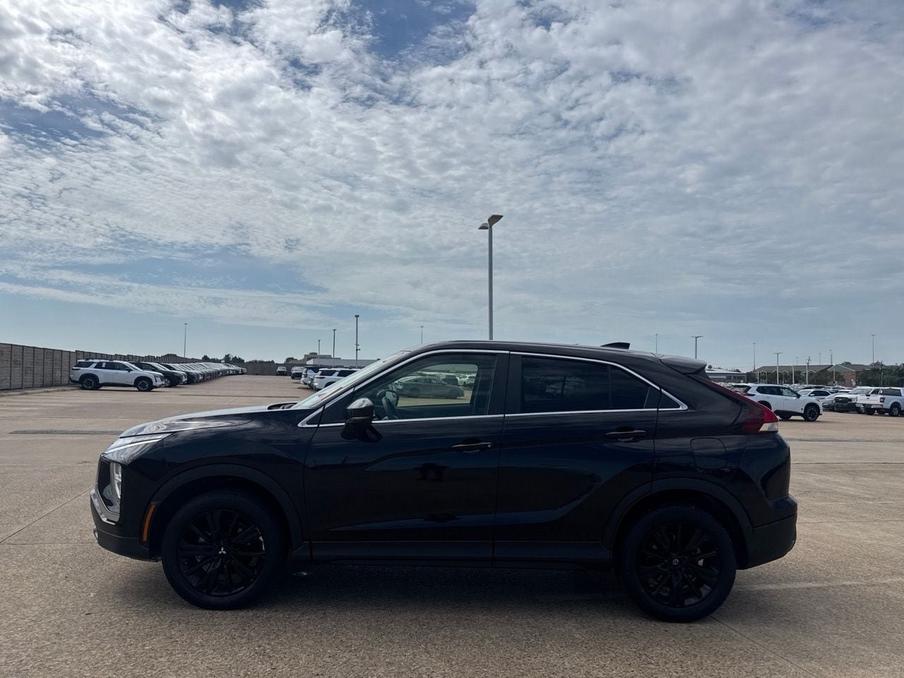 Used 2023 Mitsubishi Eclipse Cross LE AWD/4WD image 12