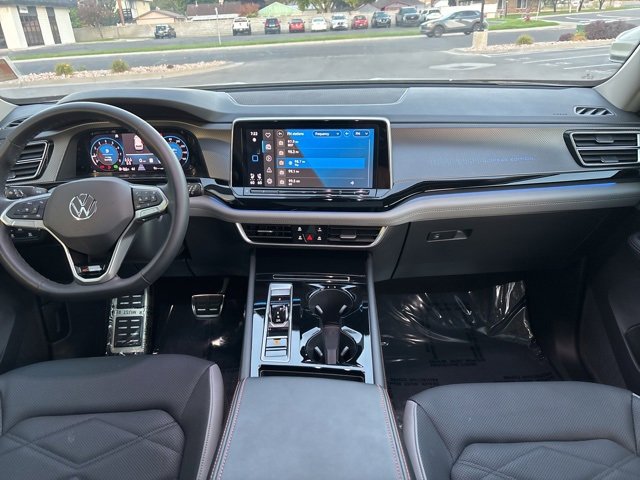 Used 2024 Volkswagen Atlas Peak Edition SEL image 17