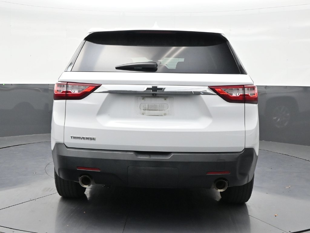 Used 2021 Chevrolet Traverse LS FWD image 4