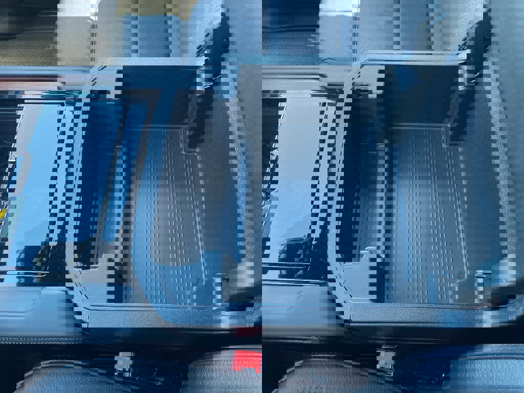 Used 2025 GMC Yukon XL Denali image 35