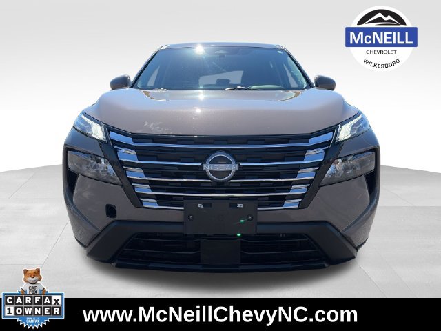 Used 2025 Nissan Rogue SV AWD/4WD image 2