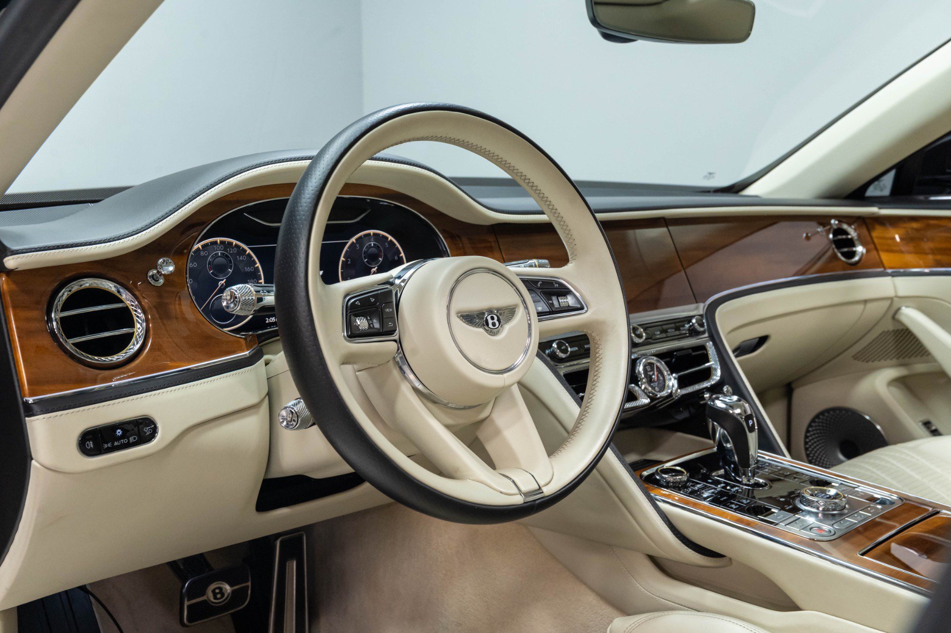 Used 2021 Bentley Flying Spur W12 AWD/4WD image 16