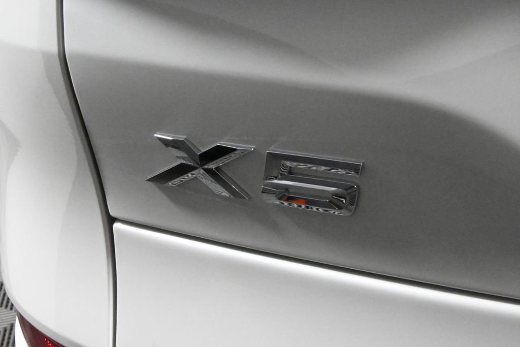 Used 2026 BMW X5 xDrive50e w/ M Sport Package image 41