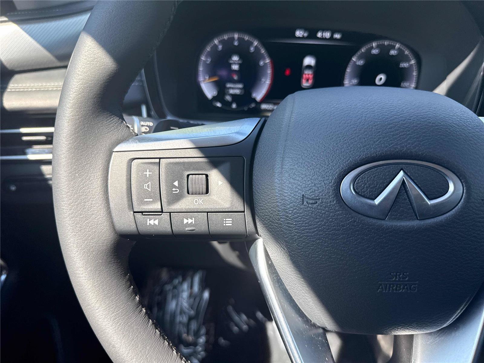 Used 2025 INFINITI QX60 Luxe AWD/4WD image 18
