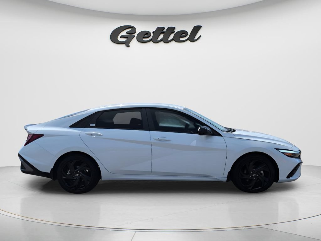 Certified 2026 Hyundai Elantra Sport FWD image 4
