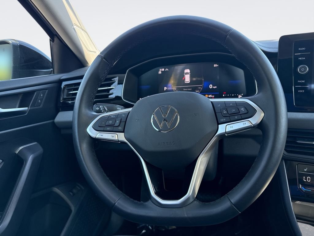 Used 2025 Volkswagen Jetta SE image 11