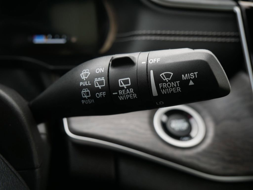 Used 2023 Jeep Grand Cherokee L Limited w/ Luxury Tech Group II image 26