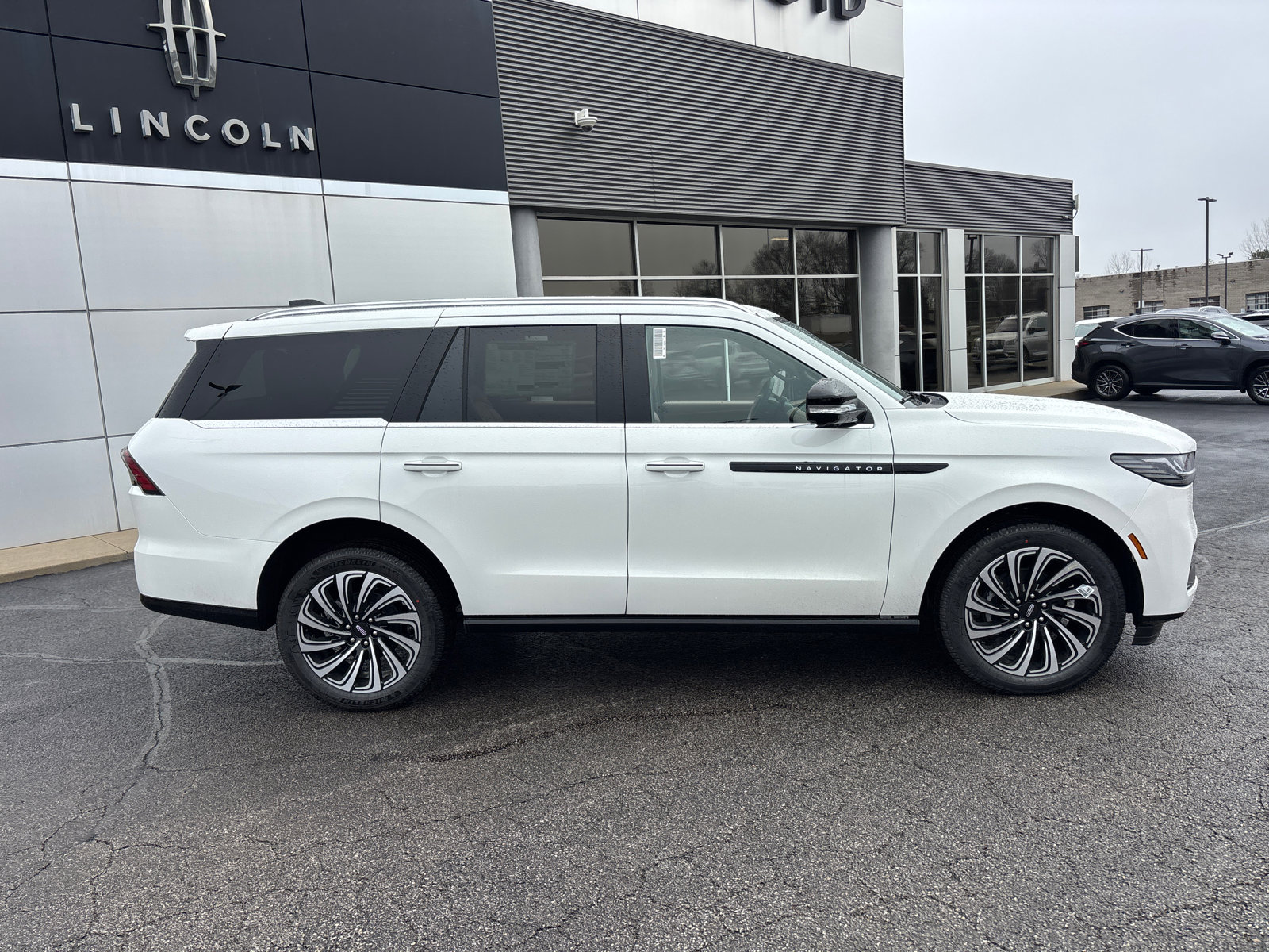 New 2026 Lincoln Navigator Black Label AWD/4WD image 8