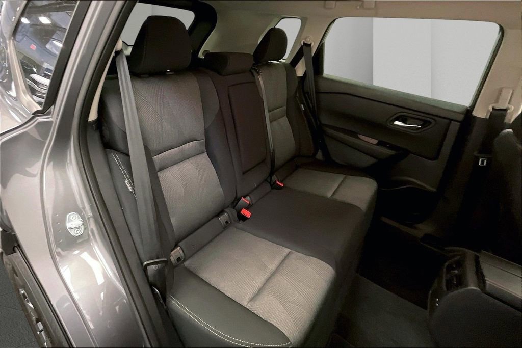 Used 2026 Nissan Rogue SV AWD/4WD image 18