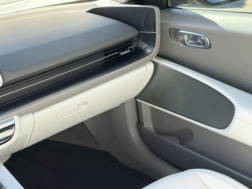 New 2025 Hyundai Ioniq 6 SEL RWD image 12