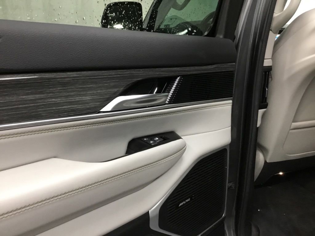 Used 2022 Jeep Wagoneer Series II AWD/4WD image 15
