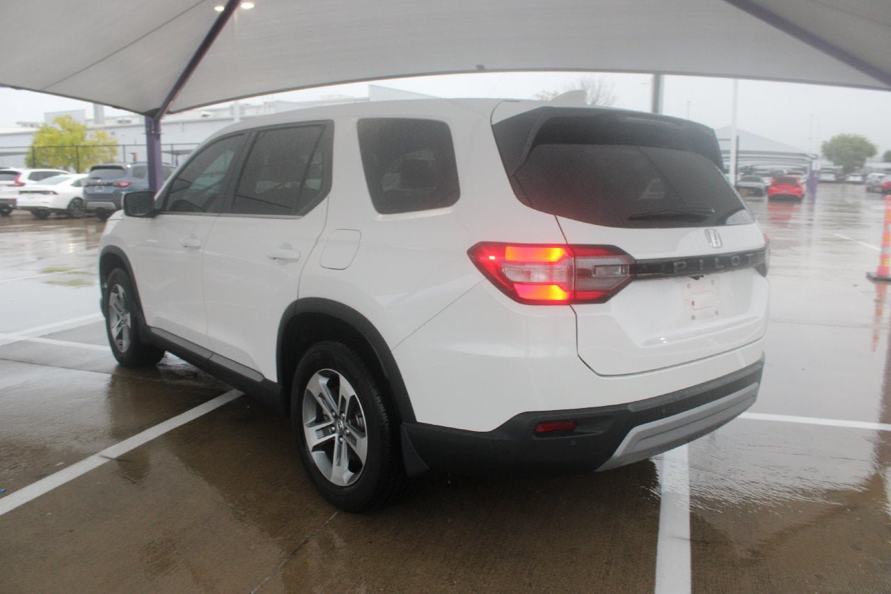 Used 2025 Honda Pilot EX-L image 3