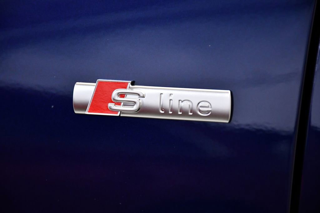 Used 2025 Audi Q3 2.0T Premium w/ Convenience Package image 11