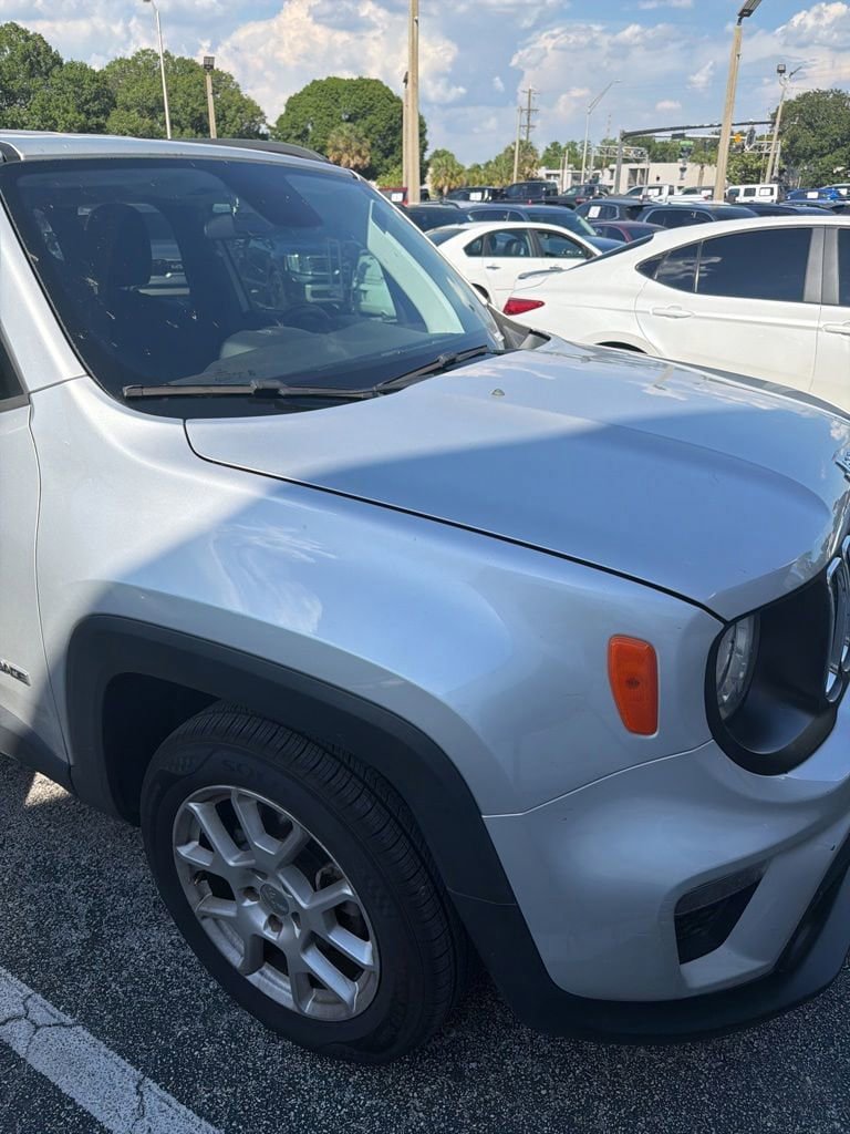Used 2019 Jeep Renegade Latitude FWD image 1