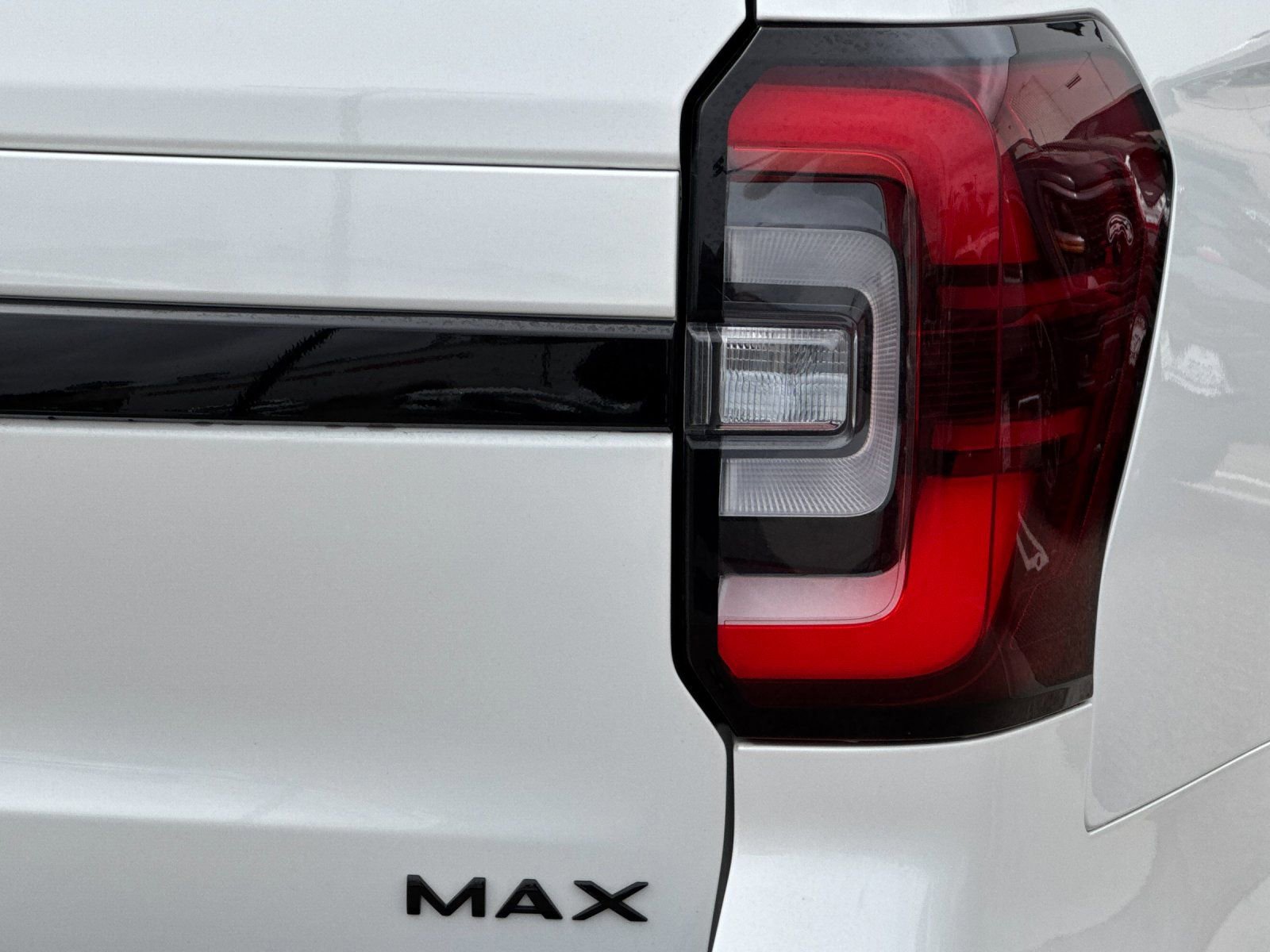 Used 2023 Ford Expedition Max Limited image 39