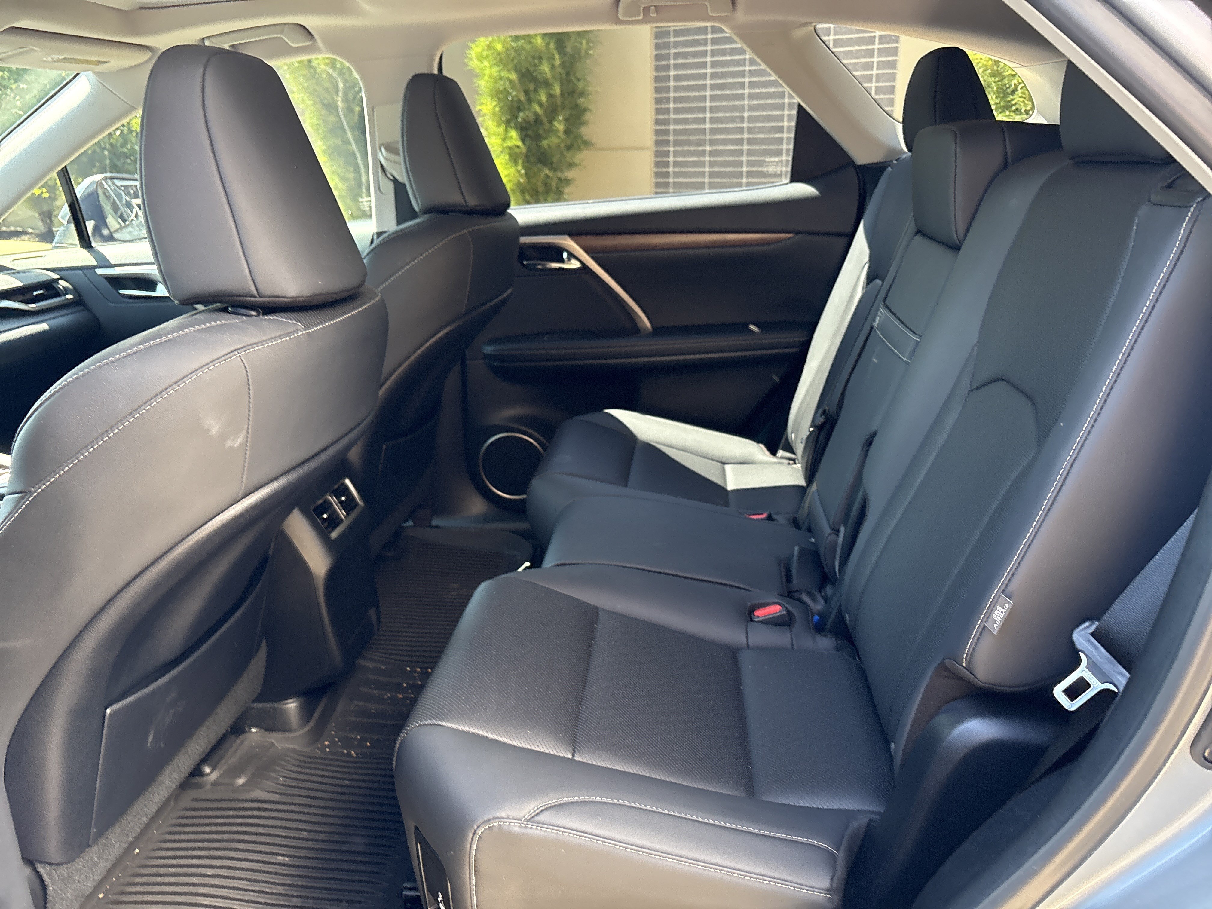 Used 2022 Lexus RX 350L Premium w/ Premium Package AWD/4WD image 31