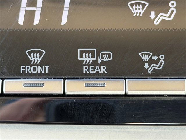 Used 2025 Toyota Corolla LE image 36