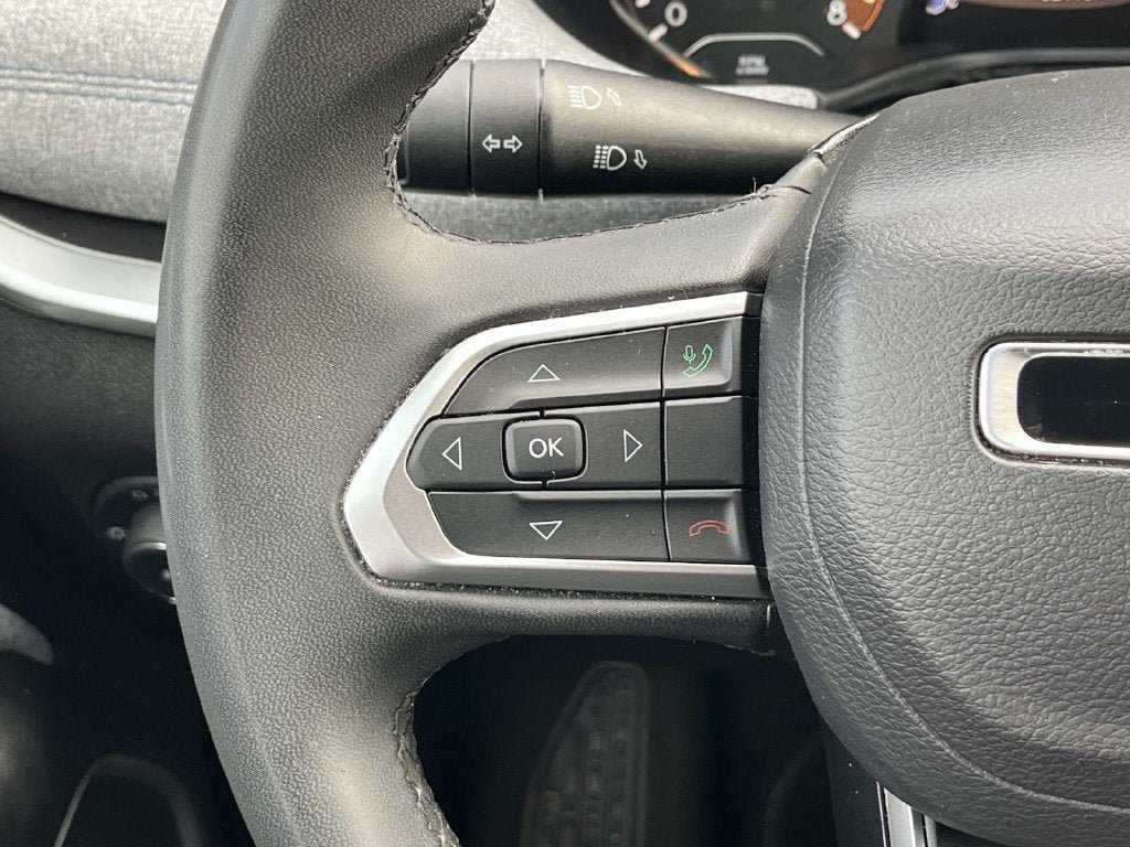 Used 2024 Jeep Compass Latitude AWD/4WD image 16
