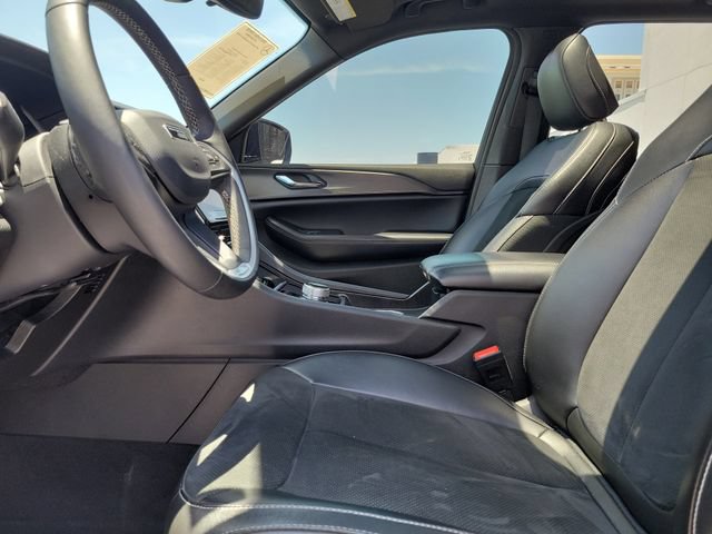Used 2024 Jeep Grand Cherokee Altitude RWD image 21
