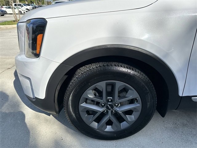 Used 2023 Kia Telluride LX image 18