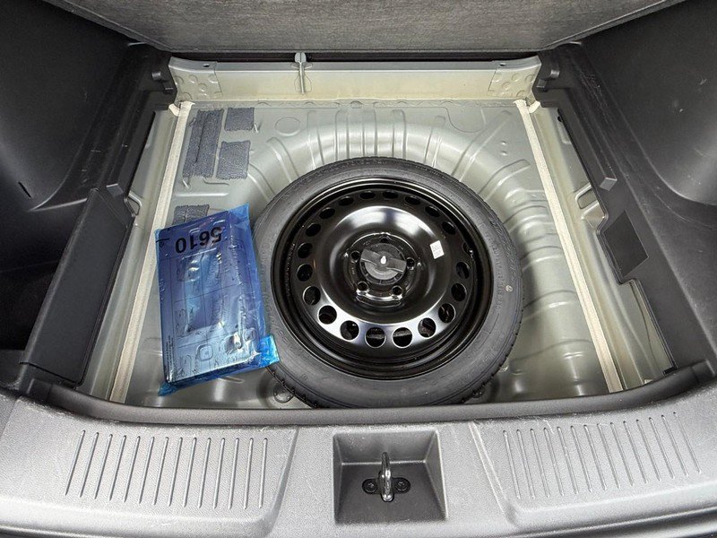 Used 2025 Chevrolet Trax LT FWD image 13