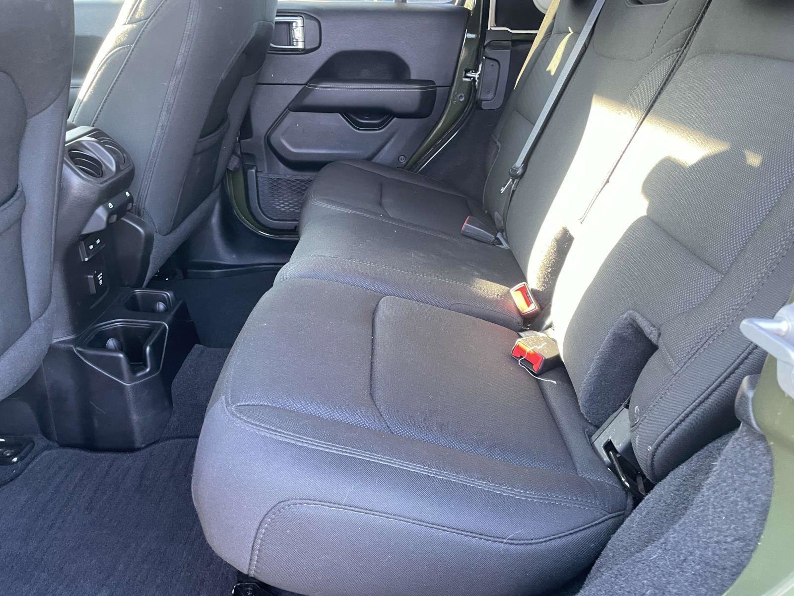 Used 2021 Jeep Wrangler Unlimited Sahara image 12